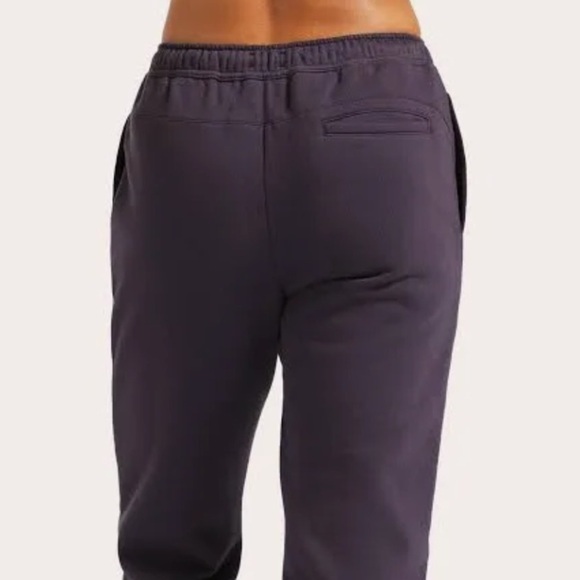 Peloton chic heavyweight joggers in purple with gold detailing, medium - Picture 2 of 13